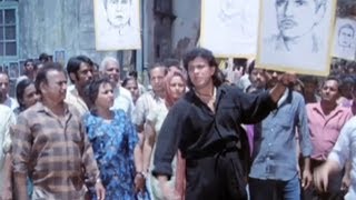 Poster is duniya mein kaun sunega